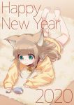  1girl 2020 40hara :3 animal_ear_fluff animal_ears bangs barefoot blonde_hair blunt_bangs cat_ears collar commentary_request green_eyes happy_new_year highres kinako long_hair lying new_year on_stomach original pet_collar red_collar smile solo toy_mouse 