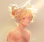 1boy artist_name blonde_hair blue_eyes blush commentary ei_flow english_commentary from_behind half-closed_eyes halo headphones heart highres kagamine_len light_blush looking_at_viewer looking_back male_focus nose_blush parted_lips shirtless short_ponytail sidelighting spiked_hair upper_body vocaloid yellow_background 