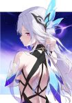  1girl absurdres bare_back bare_shoulders breasts commentary_request from_behind genshin_impact grey_hair hair_ornament highres long_hair looking_at_viewer looking_back medium_breasts purple_eyes skirk_(genshin_impact) solo upper_body very_long_hair vitashogun 