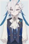  1boy aged_down arms_at_sides ascot blue_hair bow bowtie brooch closed_mouth frilled_shirt_collar frills genshin_impact grey_background grey_eyes hair_between_eyes highres jewelry long_hair long_sleeves looking_at_viewer male_focus multicolored_hair neuvillette_(genshin_impact) pointy_ears puffy_long_sleeves puffy_sleeves shirt short_hair_with_long_locks simple_background slit_pupils solo straight-on streaked_hair sumomoi_(dvcat) vest white_ascot white_bow white_bowtie white_hair white_shirt 