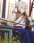  1boy blue_eyes chinese_clothes csyko erhu fate/grand_order fate_(series) gao_changgong_(fate) grey_hair hair_between_eyes highres instrument male_focus music no_mask playing_instrument short_hair silver_hair sitting solo 