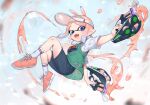  1girl :d blue_eyes blue_hair blue_shorts breasts chinese_commentary commentary_request dual_wielding full_body gradient_hair hair_ears hat highres holding holding_weapon inkling inkling_girl inkling_player_character jersey jinkoika looking_at_viewer multicolored_hair open_mouth outstretched_arm parted_bangs pink_hair pink_hat pink_shoes pointy_ears second-party_source shirt shoes short_hair short_sleeves shorts sidelocks small_breasts smile sneakers socks solo splatoon_(series) tentacle_hair tetra_dualies_(splatoon) two-tone_hair visor_cap weapon white_shirt white_socks 