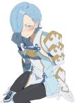  1boy absurdres armor aziemblemfates black_pants blue_hair blue_rope closed_mouth commentary_request fire_emblem fire_emblem_fates gloves gold_trim hair_over_one_eye high_collar highres korean_commentary male_focus pants rope shigure_(fire_emblem) simple_background smile solo white_armor white_background white_gloves yellow_eyes 