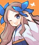  1girl akoya_(anoko_konoko) artist_name asakaze_(kantai_collection) bangs blue_bow blue_eyes blue_hakama bow commentary_request forehead hair_bow hakama japanese_clothes kantai_collection light_brown_hair long_hair looking_at_viewer meiji_schoolgirl_uniform open_mouth orange_background parted_bangs sidelocks simple_background smile solo upper_body upper_teeth wavy_hair 