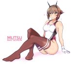  1girl aiuchi black_legwear blush breasts brown_hair competition_swimsuit gloves hairband headgear highleg highres kantai_collection large_breasts looking_at_viewer mutsu_(kantai_collection) one-piece_swimsuit radio_antenna short_hair sitting smile solo swimsuit thighhighs white_gloves 