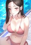  1girl bare_arms bare_shoulders bikini black_hair blush breasts cleavage closed_mouth collarbone commentary_request forehead hand_up highres kfr large_breasts long_hair looking_at_viewer mole mole_under_eye navel on_floor original pink_bikini pink_lips pink_ribbon pool poolside red_eyes ribbon side-tie_bikini sitting smile solo stomach swimsuit tile_floor tiles water wet 