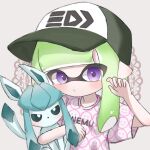  1girl :o baseball_cap blue_eyes bright_pupils commentary glaceon green_hair grey_background hat inkling inkling_girl inkling_player_character long_hair looking_at_viewer pointy_ears pokemon pokemon_(creature) prehensile_ribbon print_headwear print_shirt purple_eyes sh_f0y shirt simple_background splatoon_(series) symbol-only_commentary tail tentacle_hair upper_body white_pupils white_shirt 