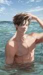  1boy abs absurdres arm_at_side arm_up beach brown_hair fek_zin green_eyes grin highres korean_commentary looking_at_viewer male_focus muscular muscular_male ocean original outdoors partially_submerged short_hair smile solo teeth topless_male upper_body water 