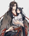  2boys aged_down ahoge black_hair black_hanfu blush brown_hair carrying carrying_person child child_carry chinese_clothes closed_mouth coat collarbone dizi flute flute_tassel grey_background grey_coat hair_down hair_ribbon half_updo hanfu headband holding holding_flute holding_instrument implied_yaoi instrument lan_wangji long_hair long_sleeves looking_at_another looking_at_viewer male_focus modao_zushi multiple_boys official_alternate_costume official_alternate_hairstyle open_clothes open_coat parted_lips purple_eyes red_ribbon red_sash ribbon robe ronpu_cooing sash sidelocks simple_background smile standing tassel topknot transverse_flute upper_body wei_wuxian wei_wuxian_(yiling_laozu) white_hanfu white_headband wide_sleeves yellow_eyes 