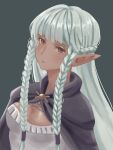  1girl braid braided_bangs breasts cleavage cloak dangouo_ty dark-skinned_female dark_skin elf eyelashes grey_background highres light_blush light_smile looking_at_viewer pointy_ears purple_cloak red_eyes rosalinde_(unicorn_overlord) shiny_clothes solo unicorn_overlord upper_body white_hair 