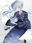  1boy blue_eyes fox hakusan_yoshimitsu hakusan_yoshimitsu&#039;s_fox houhou_(black_lack) japanese_clothes kimono male_focus sandals short_hair_with_long_locks smile touken_ranbu white_hair yukata 