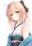  1girl ahoge bangs bare_shoulders black_bow blush bow closed_mouth commentary_request eyebrows_visible_through_hair fate_(series) hair_bow iris_yayoi japanese_clothes kimono koha-ace looking_at_viewer obi off_shoulder okita_souji_(fate) okita_souji_(fate)_(all) open_clothes orange_hair ribbon sash short_hair short_ponytail simple_background smile solo upper_body white_background white_kimono white_ribbon yellow_eyes 