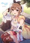 1girl :d atelier_(series) atelier_ryza bag black_bow blurry blurry_foreground blush boots bow breasts brown_eyes brown_gloves brown_hair cleavage coat depth_of_field gloves hair_bow hair_ornament hairclip hand_up hat ikeuchi_tanuma jewelry large_breasts looking_at_viewer necklace open_clothes open_coat open_mouth outdoors red_footwear reisalin_stout short_hair sitting smile solo star_(symbol) star_necklace thigh_boots thighhighs twitter_username white_headwear white_legwear yellow_coat 