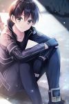  1boy bangs black_coat black_eyes black_gloves black_hair black_pants black_shirt closed_mouth coat collarbone eyebrows_visible_through_hair fingerless_gloves gloves hair_between_eyes highres kirito looking_at_viewer male_focus pants shiny shiny_hair shirt sitting smile solo sword_art_online yomogi_komegura 