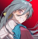  1girl ahoge bangs blush chinese_commentary commentary_request eyebrows_visible_through_hair eyelashes floating_hair hair_between_eyes hair_ornament kantai_collection kiyoshimo_(kantai_collection) long_hair looking_at_viewer red_background shiny shiny_hair solo teeth upper_body zuizi 