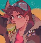  /\/\/\ 1boy american_flag aqua_background aqua_eyes arm_up aviator_cap badge bangs battle_tendency bomber_jacket brown_hair brown_headwear brown_jacket button_badge dripping food goggles goggles_on_headwear hamburger highres holding holding_food italian_flag jacket japanese_flag jojo_no_kimyou_na_bouken jonya joseph_joestar_(young) ketchup looking_at_viewer male_focus mouth_hold parted_bangs red_shirt shirt short_hair solo spiked_hair star_(symbol) two-tone_background union_jack upper_body yellow_background 