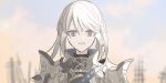  1girl :d armor au_ra blue_sky blurry blurry_background character_request chihuri cloud day depth_of_field dragon_horns final_fantasy final_fantasy_xiv hair_between_eyes highres horns looking_at_viewer outdoors pauldrons purple_eyes shoulder_armor sky smile solo upper_body white_hair 