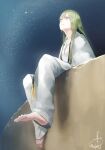  1other barefoot closed_mouth enkidu_(fate) fate_(series) from_below green_hair grey_eyes long_hair looking_up mizutame_tori night pants robe sidelocks signature sitting sky smile solo star_(sky) starry_sky toes white_pants white_robe 