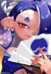  1girl blue_hair blurry blurry_background bobocha closed_mouth commentary_request confetti earrings eyelashes folding_fan hair_over_one_eye hairband hand_fan highres jewelry long_hair looking_at_viewer multiple_earrings octoling red_eyes shiver_(deep_cut_outfit)_(splatoon) shiver_(splatoon) short_eyebrows smile solo splatoon_(series) splatoon_3 tentacle_hair thick_eyebrows tooth_earrings upper_body white_hairband 