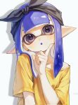  1girl :o black_bow black_eyes black_hairband bow bow_hairband colored_tongue corrupted_twitter_file finger_to_cheek hair_bow hairband head_tilt highres inkling inkling_girl inkling_player_character kodak_painter long_hair long_pointy_ears looking_at_viewer open_mouth pointy_ears purple_hair purple_tongue shirt short_sleeves simple_background solo splatoon_(series) t-shirt tentacle_hair upper_body white_background yellow_shirt 