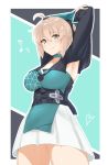  1girl ahoge armpits arms_behind_head arms_up bangs black_bow blonde_hair blush bow breasts choker closed_mouth fate/grand_order fate_(series) green_kimono hair_bow half_updo highres japanese_clothes kimono koha-ace large_breasts long_sleeves looking_at_viewer murio musical_note okita_souji_(fate) okita_souji_(fate)_(all) short_hair short_kimono skirt smile thighs white_skirt wide_sleeves yellow_eyes 