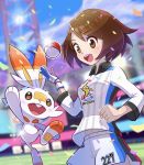  1girl bakumon26 bangs blurry blurry_background bob_cut brown_eyes brown_hair clenched_hand cloud collared_shirt commentary_request confetti day dynamax_band eyebrows_visible_through_hair eyelashes gen_8_pokemon gloria_(pokemon) gloves hand_up highres navel number open_mouth outline poke_ball poke_ball_(basic) pokemon pokemon_(creature) pokemon_(game) pokemon_swsh scorbunny shirt short_hair shorts side_slit side_slit_shorts single_glove sky smile stadium sun teeth tongue 