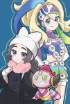  2girls ansha_(pokemon) bandolier belt bike_shorts bike_shorts_under_shorts black_coat black_hair blonde_hair blue_eyes blush blush_stickers closed_mouth coat colored_sclera commentary_request gloves gradient_clothes gradient_shirt green_eyes hat headband highres hoopa hoopa_(confined) horns korrina_(pokemon) long_hair long_sleeves mega_stone midriff multiple_girls open_mouth parted_lips pink_scarf pokemon pokemon_(creature) pokemon_legends:_z-a purple_headband ryokukoucha scarf shirt shorts sleeveless smile teeth white_gloves white_hat yellow_sclera 
