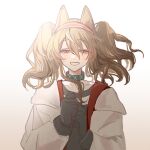  1girl angelina_(arknights) animal_ears arknights black_collar black_gloves black_shirt blush brown_hair chinese_commentary coat collar collarbone commentary_request dot_nose fox_ears fox_girl gloves grin hair_between_eyes hairband infection_monitor_(arknights) jacket jiang_ni_si_lie_de_beiju long_sleeves looking_at_viewer medium_hair multicolored_hairband narrowed_eyes open_clothes open_coat open_jacket red_hairband red_jacket shirt simple_background smile solo striped_clothes striped_hairband twintails two-tone_hairband upper_body white_background white_coat 