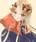  1girl abigail_williams_(fate/grand_order) bangs black_bow black_dress blonde_hair blue_eyes blush bow brown_background closed_mouth dress eyebrows_visible_through_hair fate/grand_order fate_(series) forehead hair_bow highres long_hair long_sleeves looking_at_viewer no_hat no_headwear object_hug orange_bow parted_bangs polka_dot polka_dot_bow sakazakinchan solo stuffed_animal stuffed_toy teddy_bear upper_body very_long_hair 