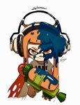  1girl artist_name closed_mouth commentary_request copyright_name headphones highres holding holding_weapon inkling inkling_girl inkling_player_character long_hair looking_at_viewer orange_eyes orange_hair paint_splatter paint_splatter_on_face shirt shogo_(shogo70449442) short_sleeves smile solo splatoon_(series) splatoon_1 splattershot_(splatoon) split_mouth t-shirt tentacle_hair weapon white_background white_shirt 