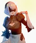  1girl bangs black_blindfold black_hairband blindfold breasts cleavage cleavage_cutout clothing_cutout covered_eyes davecavedraws feather-trimmed_sleeves gradient gradient_background grey_hair hairband hand_up highleg highleg_leotard highres juliet_sleeves leotard long_sleeves nier_(series) nier_automata puffy_sleeves short_hair smile solo white_leotard yorha_no._2_type_b 