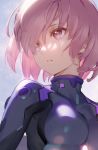  1girl alternate_costume black_bodysuit bodysuit breasts commentary_request eyebrows_visible_through_hair fate/grand_order fate_(series) floating_hair hair_between_eyes hair_over_one_eye looking_away mash_kyrielight medium_breasts multicolored multicolored_bodysuit multicolored_clothes open_mouth parted_lips pink_eyes pink_hair purple_bodysuit short_hair siino simple_background solo teeth 