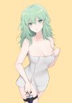  1girl absurdres bangs bare_arms bare_shoulders breasts byleth_(fire_emblem) byleth_(fire_emblem)_(female) cleavage collarbone commentary_request cowboy_shot dagger fire_emblem fire_emblem:_three_houses green_eyes green_hair hand_on_weapon highres looking_at_viewer medium_breasts naked_towel parted_lips sheath sheathed shimizu_akina simple_background solo thigh_strap towel weapon yellow_background 