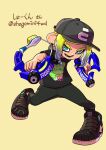  1boy baseball_cap black_footwear black_headwear black_pants black_shirt blonde_hair commentary_request commission cross-laced_footwear dapple_dualies_(splatoon) dual_wielding eyebrow_cut full_body gradient_hair gun hat highres holding holding_gun holding_weapon looking_at_viewer male_focus medium_hair multicolored_hair octoling octoling_boy octoling_player_character open_mouth pants print_shirt purple_hair shirt shoes simple_background smile solo splatoon_(series) splatoon_3 standing teeth tentacle_hair thick_eyebrows two-tone_hair v-shaped_eyebrows weapon xdies_ds yellow_background 