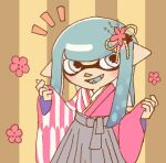  1girl anna_gomesi blue_hair brown_background commentary_request flower grey_hakama hair_flower hair_ornament hakama haori inkling inkling_girl inkling_player_character japanese_clothes long_hair notice_lines open_mouth pink_flower pink_haori pointy_ears simple_background smile solo splatoon_(series) striped_background teeth tentacle_hair upper_body wide_sleeves 