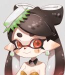  1girl artist_name bare_shoulders black_hair bow-shaped_hair breasts callie_(splatoon) cleavage closed_mouth cross-shaped_pupils detached_collar earrings facepaint food food_on_head highres inkling jewelry long_hair medium_breasts mole mole_under_eye object_on_head official_alternate_costume plum0o0 pointy_ears red_eyes short_eyebrows signature smile solo splatoon_(series) splatoon_3 symbol-shaped_pupils tentacle_hair upper_body 