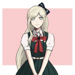  1girl bangs belt belt_buckle black_bow blonde_hair blue_eyes bow braid buckle collared_shirt commentary_request cowboy_shot danganronpa_(series) danganronpa_2:_goodbye_despair dangyu_(danganpa) dress dress_shirt eyebrows_visible_through_hair french_braid gem green_dress grey_eyes hair_bow long_hair looking_at_viewer pinafore_dress pink_background pleated_dress red_bow red_neckwear ribbon shirt short_sleeves simple_background smile solo sonia_nevermind standing swept_bangs v_arms white_background white_belt white_shirt 