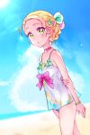 1girl arm_behind_back beach blonde_hair blurry blurry_background bow bracelet breasts choker cleavage collarbone day futari_wa_precure futari_wa_precure_max_heart green_eyes hair_ornament hairclip highres jewelry kujou_hikari kyoutsuugengo looking_at_viewer outdoors parted_lips precure red_bow red_choker shiny shiny_hair short_hair small_breasts solo standing summer tied_hair 
