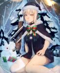  1girl artoria_pendragon_(all) barefoot blonde_hair bow box capelet choker commentary_request dress fate/grand_order fate_(series) gift gift_box green_ribbon hat legs mori_yashiro_(konkon_oyashiro) pine_tree pom_pom_(clothes) red_ribbon ribbon saber_alter santa_alter santa_costume santa_dress santa_hat short_hair sidelocks snow snow_globe snowman solo tree yellow_eyes 