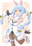 1girl :d absurdres animal_ear_fluff animal_ears arm_up bangs black_gloves black_legwear black_leotard blue_hair blush braid breasts bunny_ears carrot_hair_ornament coat cutout_above_navel detached_sleeves don-chan_(usada_pekora) food_themed_hair_ornament fur-trimmed_coat fur-trimmed_gloves fur_scarf fur_trim gloves hair_ornament highres hikimayu hololive leotard leotard_under_clothes long_hair looking_at_viewer mary_janes multicolored_hair open_mouth orange_eyes pantyhose playboy_bunny puffy_short_sleeves puffy_sleeves rabbit_girl scarf shoes short_eyebrows short_sleeves small_breasts smile solo strapless strapless_coat strapless_leotard swept_bangs thigh_strap toushirou_(sugarwhite1046) twin_braids twintails two-tone_hair upper_teeth usada_pekora virtual_youtuber waving white_coat white_footwear white_hair white_scarf white_sleeves 