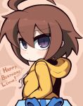  ahoge average-hanzo bangs birthday blue_bow blue_ribbon blush bob_cut bow box breasts brown_background brown_hair chibi commentary english_commentary english_text from_behind gift giving hair_between_eyes hood hood_down linne looking_at_viewer looking_back oekaki purple_eyes ribbon short_hair small_breasts tsurime under_night_in-birth upper_body yellow_hood 