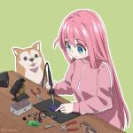  1girl artist_name battery blue_eyes bocchi_the_rock! circuit_board closed_mouth dog effects_pedal gotoh_hitori green_background highres holding jacket long_hair long_sleeves outline pink_hair pink_jacket pliers shapoco simple_background single_vertical_stripe soldering soldering_iron solo straight_hair table track_jacket tweezers twitter_username white_outline wire 