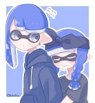  1boy 1girl artist_name black_bow black_hairband blue_background blue_hair border bow bow_hairband braid closed_eyes closed_mouth commentary_request grey_eyes hair_bow hairband hug inkling inkling_boy inkling_girl inkling_player_character long_hair outside_border pointy_ears simple_background single_braid smile splatoon_(series) sweat tentacle_hair tonbofree twitter_username white_border 