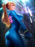  1girl ass blonde_hair blue_bodysuit blue_eyes bodysuit breasts cowboy_shot gloves holding holding_weapon large_breasts metroid pink_lips ponytail samus_aran shuichi_wada skin_tight weapon zero_suit 