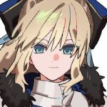  1girl aesc_(fate) aesc_(savior)_(fate) blue_eyes commentary_request fate/grand_order fate_(series) fur_trim hair_between_eyes korean_commentary long_hair looking_at_viewer lowres ponytail simple_background smile solo syst098 