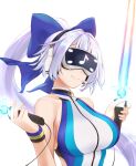  1girl bangs blue_bow blue_swimsuit bow breasts dual_wielding energy_sword fate/grand_order fate_(series) hair_between_eyes hair_bow head_mounted_display highres holding large_breasts long_hair one-piece_swimsuit ponytail silver_hair smile solo swimsuit sword tohoho_(hoshinoyami) tomoe_gozen_(fate) tomoe_gozen_(swimsuit_saber)_(fate) two-tone_swimsuit weapon white_swimsuit wristband 
