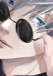  1boy bangs blue_eyes eyelashes face gojou_satoru hair_between_eyes hand_up highres jujutsu_kaisen looking_at_viewer male_focus parted_lips round_eyewear shiki_(shiki_no) short_hair solo sunglasses white_hair 