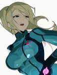  1girl bangs blonde_hair blue_bodysuit blue_eyes bodysuit breasts commentary_request high_ponytail highres large_breasts long_hair metroid mole mole_under_mouth open_mouth ponytail samus_aran simple_background solo souitiroukirari upper_body white_background 
