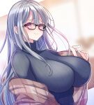  1girl aizawa_chihiro bangs black_sweater blurry blurry_background blush breasts closed_mouth commentary_request glasses hair_between_eyes highres impossible_clothes large_breasts long_hair looking_at_viewer original red_eyes ribbed_sweater shawl sidelocks silver_hair smile solo sweater turtleneck turtleneck_sweater upper_body 