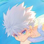  1boy bangs bare_shoulders blue_background blue_eyes closed_mouth collarbone commentary dated_commentary hair_between_eyes highres hunter_x_hunter kariki_hajime killua_zoldyck looking_at_viewer male_focus messy_hair short_hair sidelighting sleeveless solo spiked_hair tank_top upper_body white_hair white_tank_top 